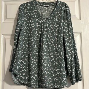 Light and airy floral blouse. Size XL.  Brand: Youtalia
